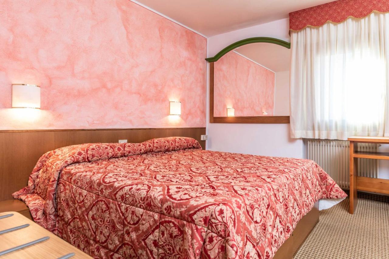 Hotel Italo Madonna di Campiglio Exterior photo